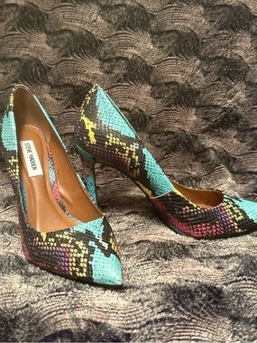 Steve Madden Turquoise Multi Snake-Print Pointed Pumps